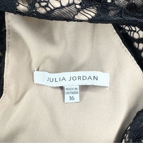 NWT Julia Jordan Black Floral Lace Halter Wide Leg Jumpsuit Size 16 - Picture 8 of 9